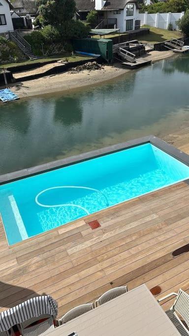 Laid Back Luxury Canal House Villa St Francis Bay